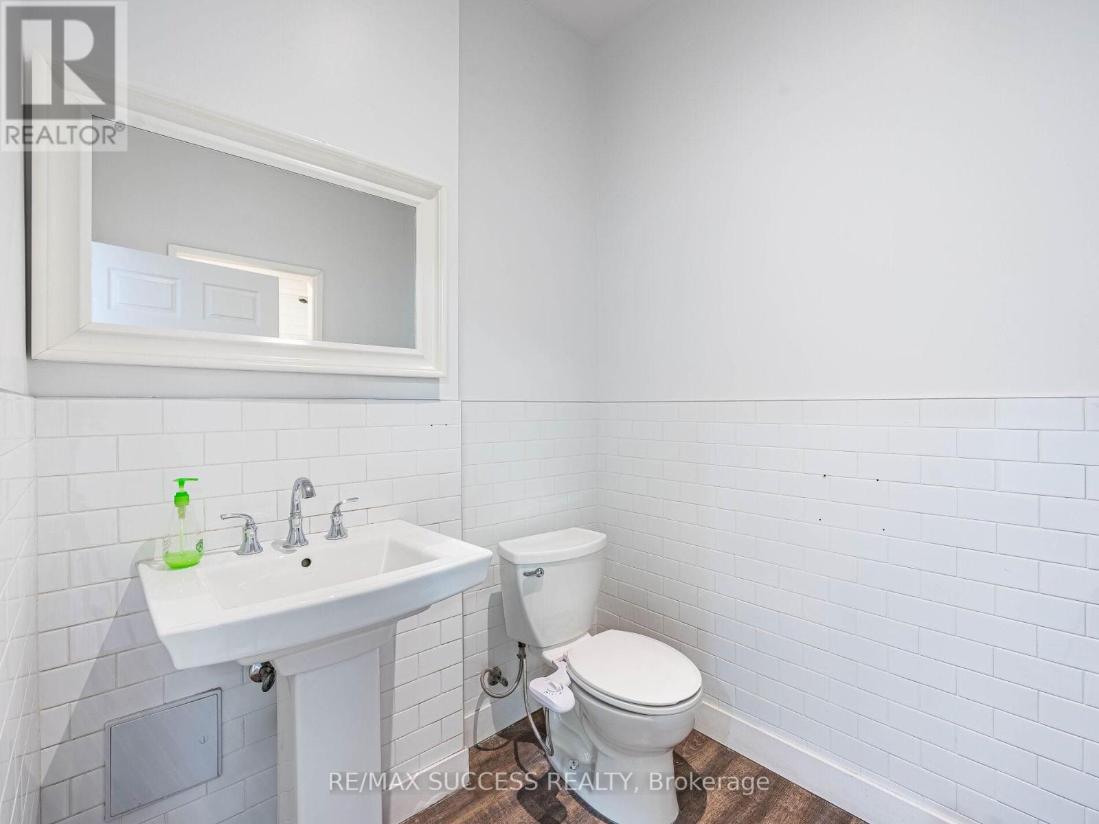 299 Ottawa Street N, Hamilton (Crown Point), Ontario  L8H 3Z8 - Photo 12 - X12155782