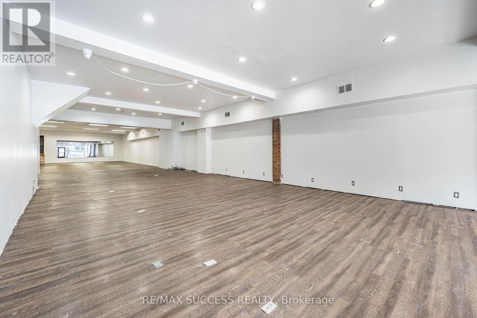 299 Ottawa Street N, Hamilton, Ontario  L8H 3Z8 - Photo 8 - X12155782