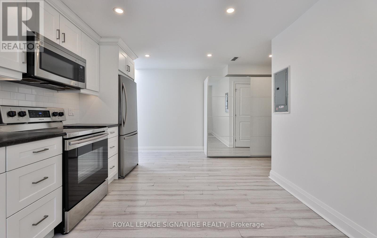 3rd Level - 995 Bloor Street W, Toronto, Ontario  M6H 1M1 - Photo 2 - C12145964