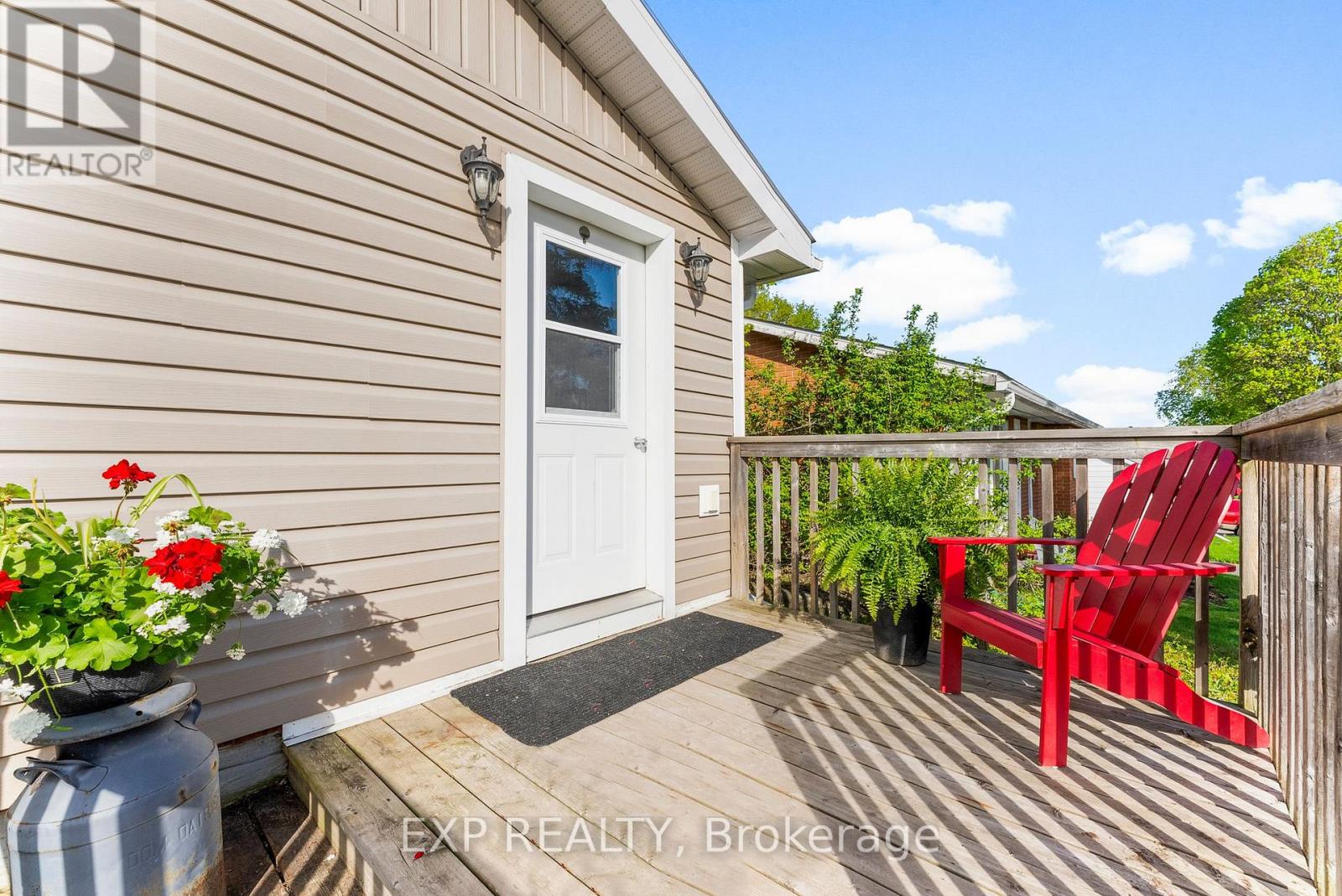 Property at 520 FORTINGTON STREET image 3