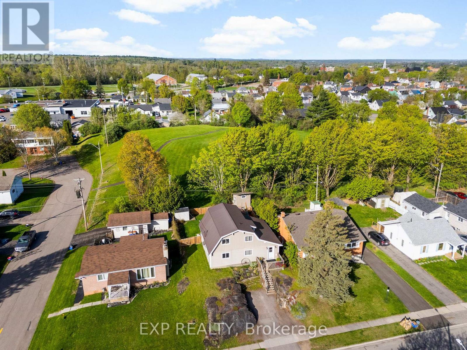 Property at 520 FORTINGTON STREET image 4