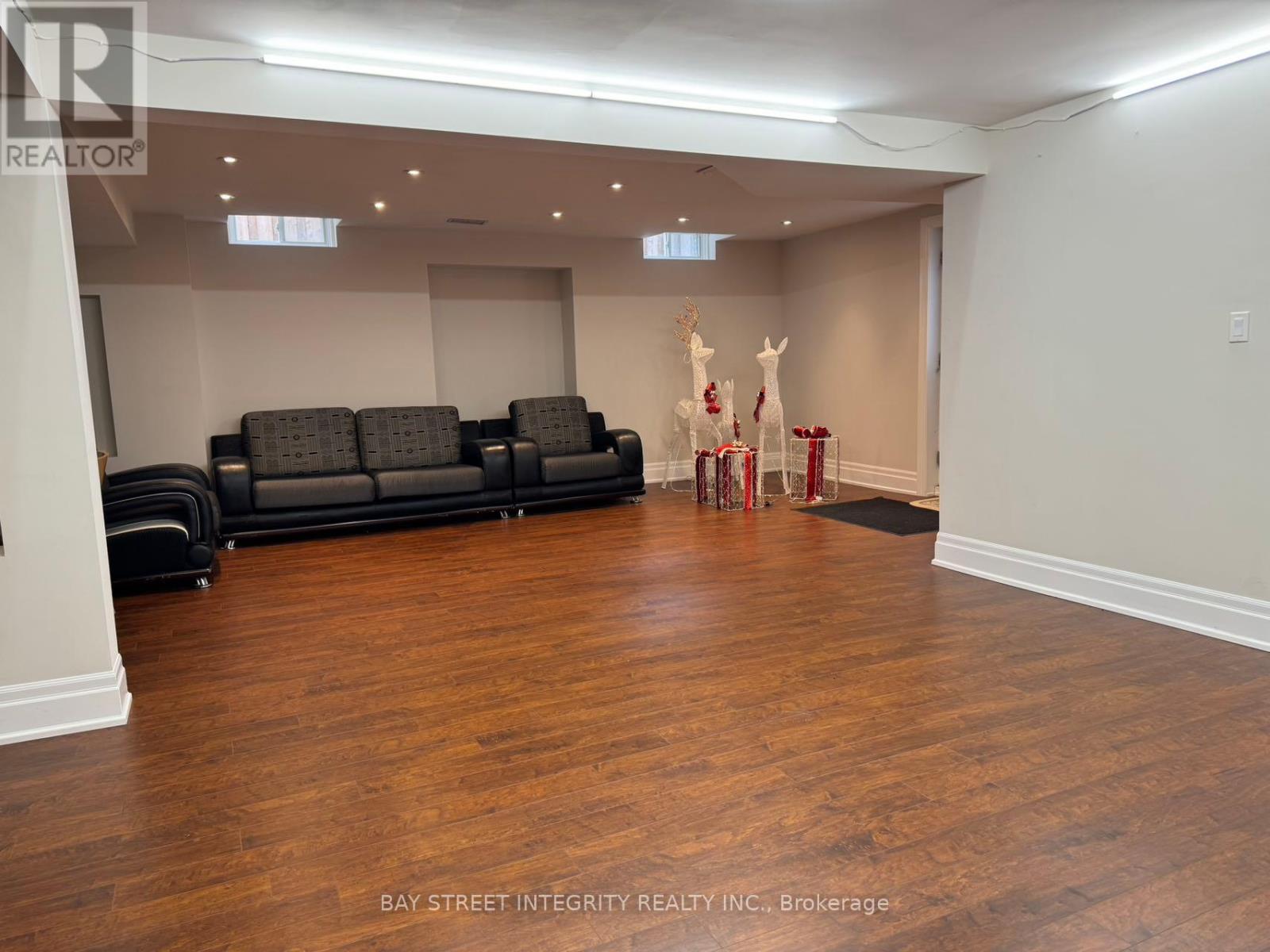 Bsm 302 Valleymede Drive, Richmond Hill, Ontario  L4B 2C5 - Photo 4 - N12125292