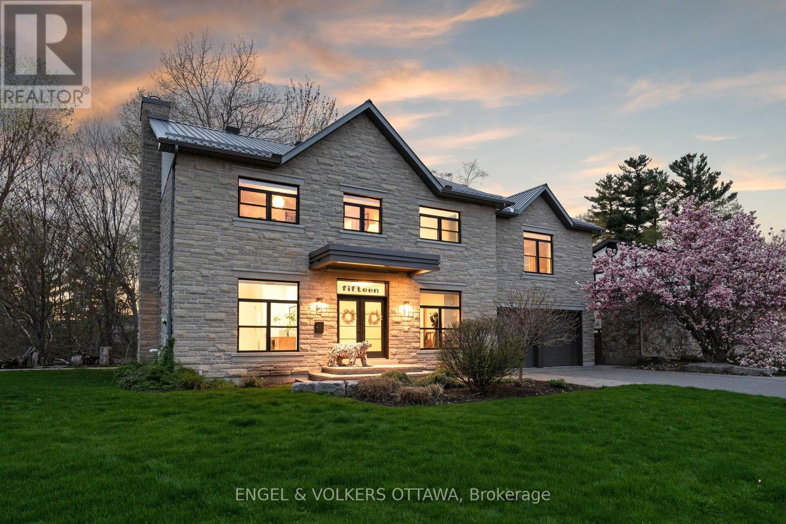 Property at 15 CAMWOOD CRESCENT image 2