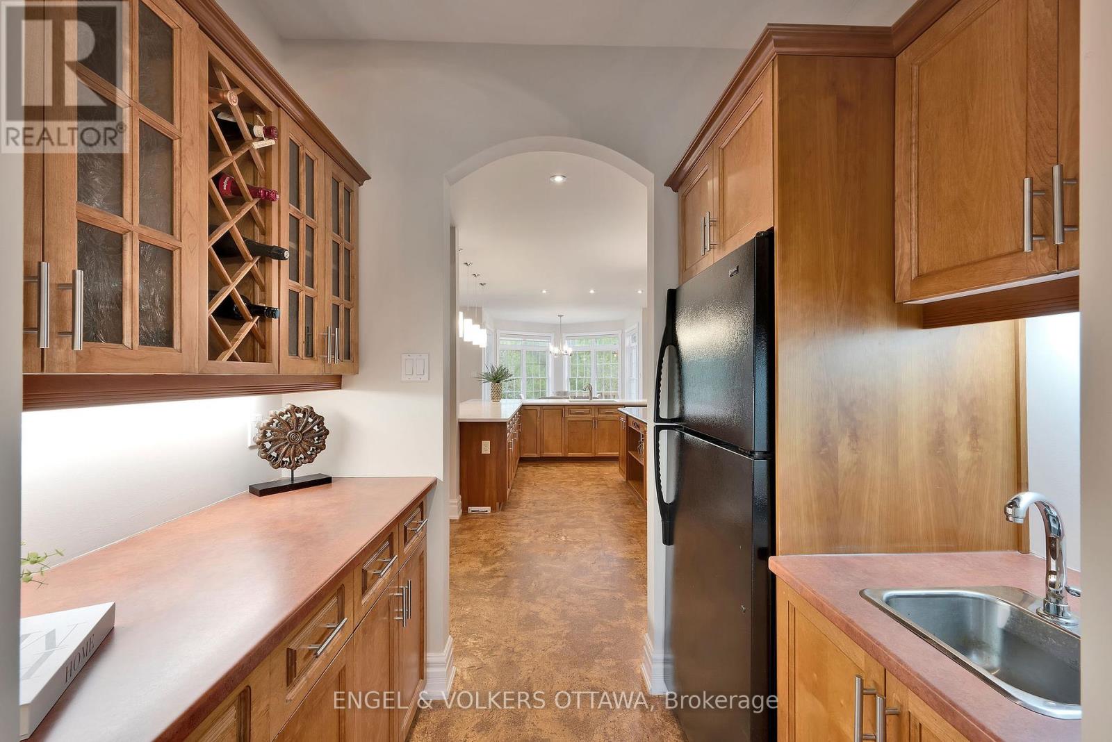 1422 Houston Crescent, Ottawa, Ontario  K2W 1B6 - Photo 10 - X12155813