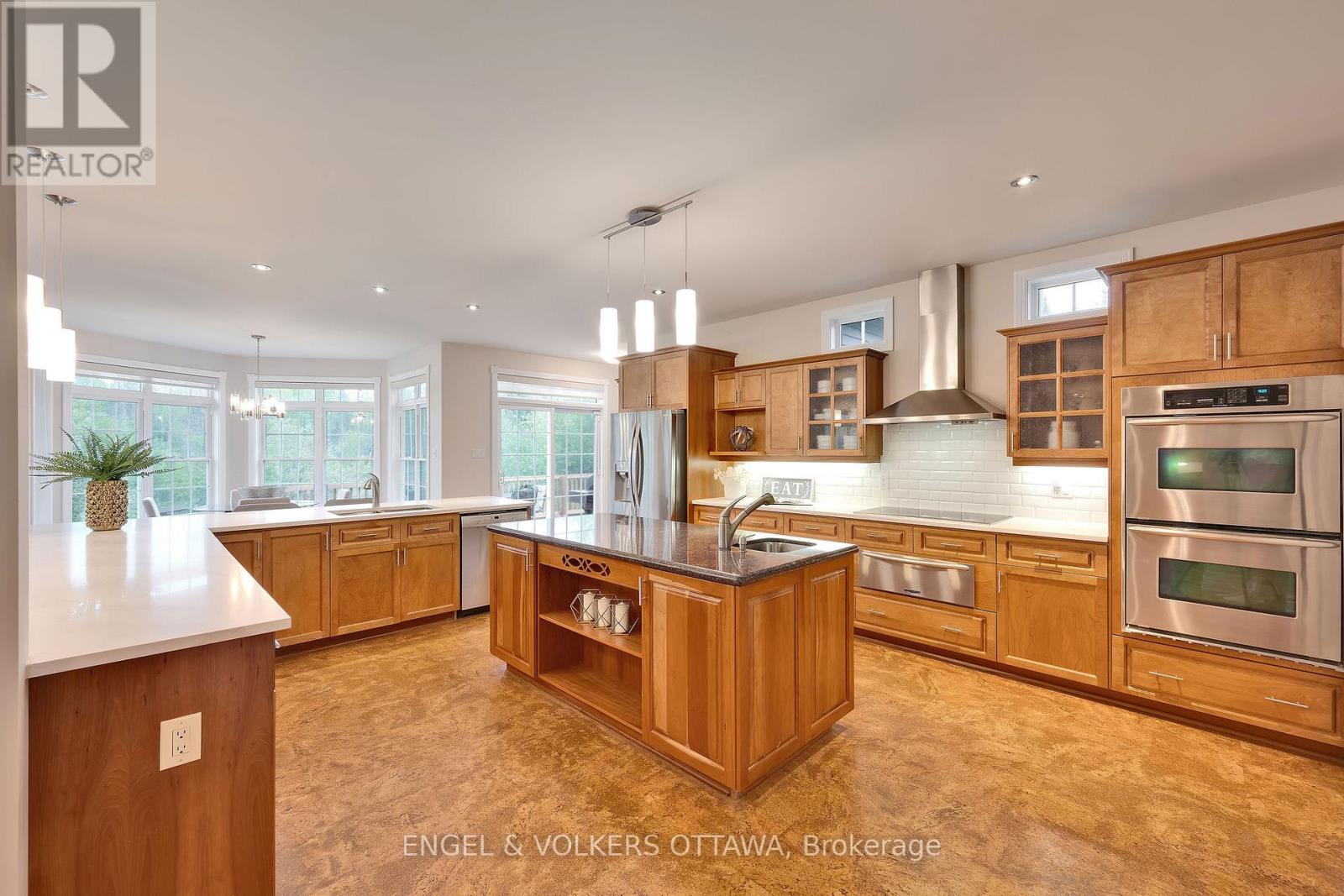 1422 Houston Crescent, Ottawa, Ontario  K2W 1B6 - Photo 11 - X12155813