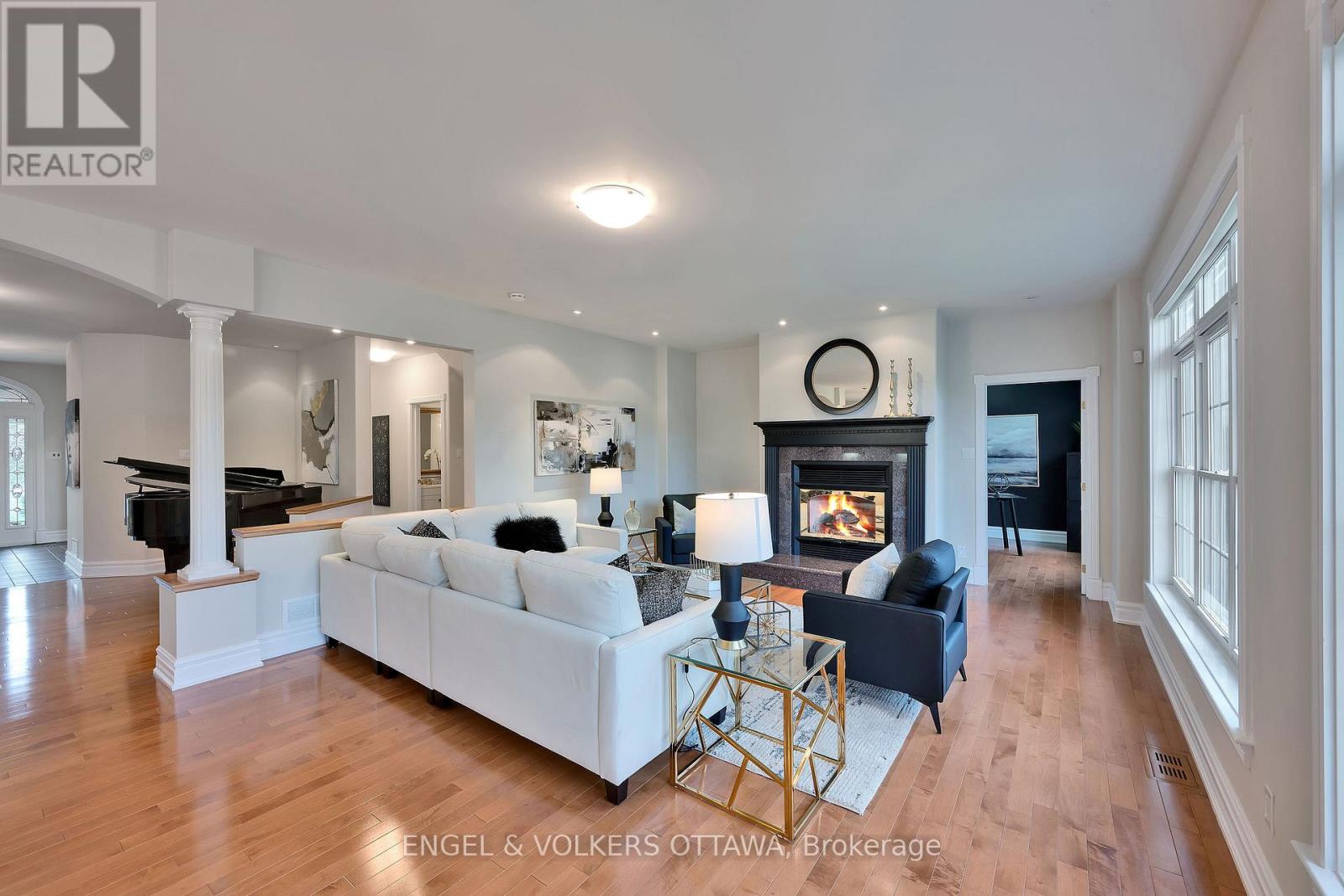 1422 Houston Crescent, Ottawa, Ontario  K2W 1B6 - Photo 17 - X12155813