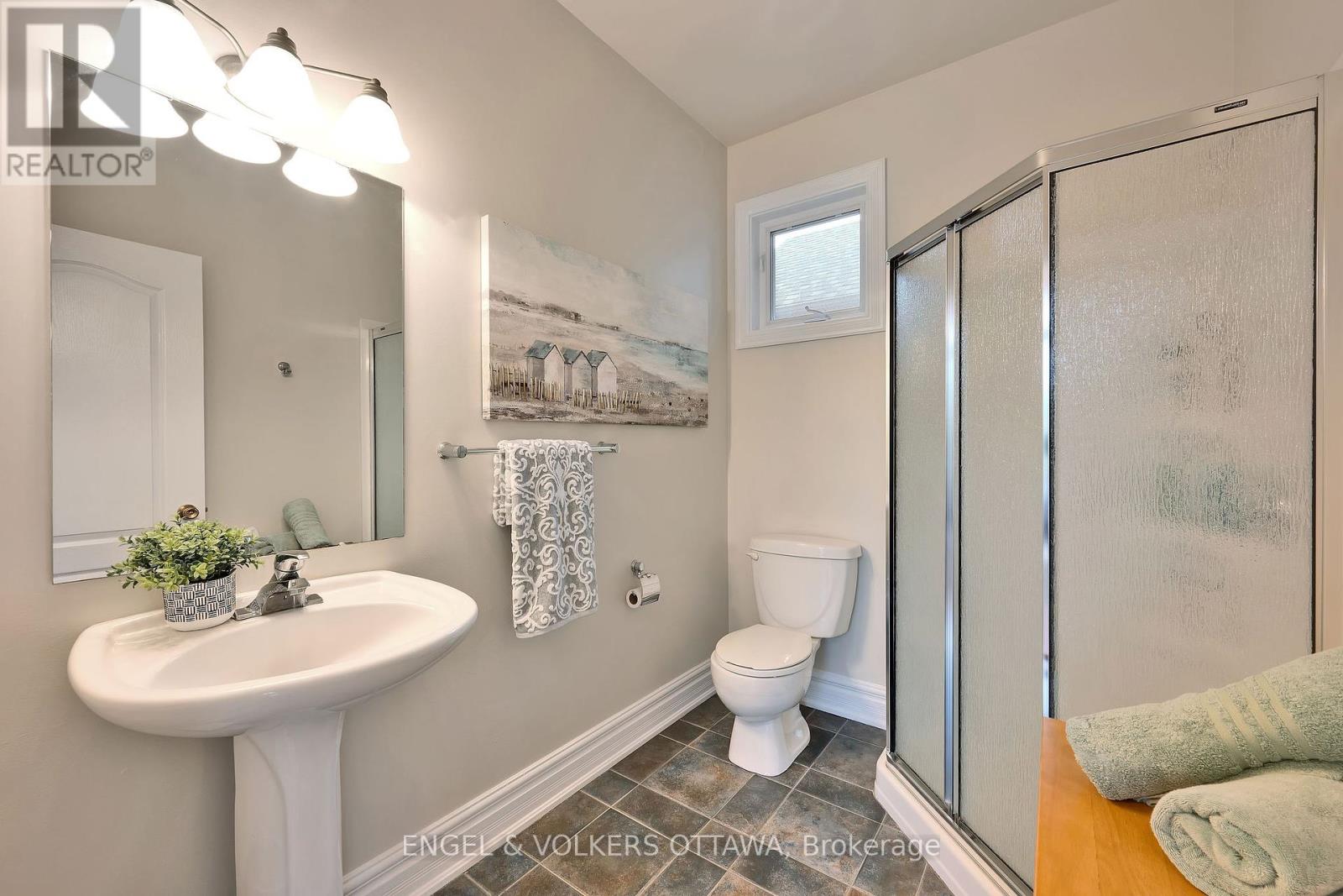 1422 Houston Crescent, Ottawa, Ontario  K2W 1B6 - Photo 26 - X12155813