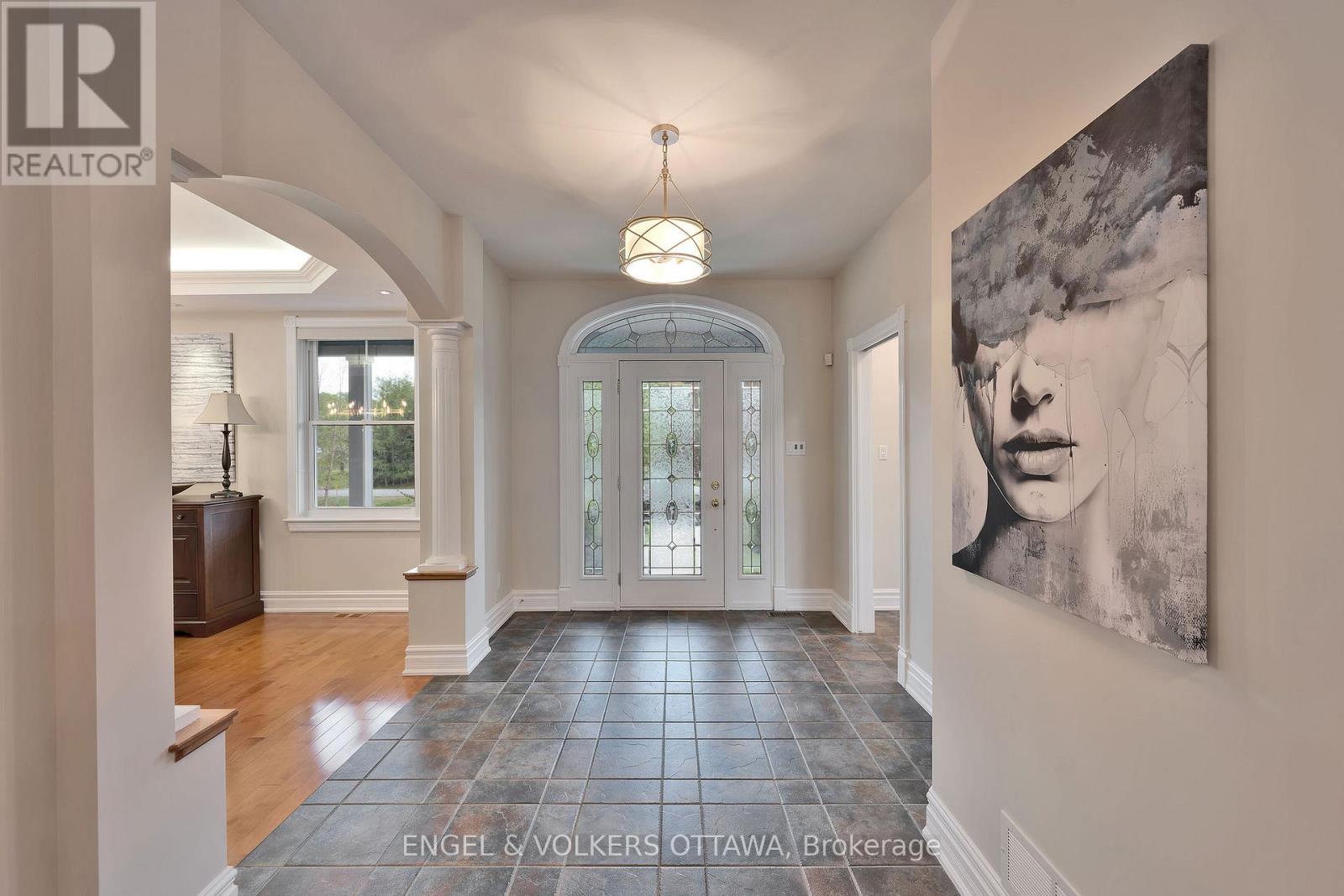 1422 Houston Crescent, Ottawa, Ontario  K2W 1B6 - Photo 4 - X12155813