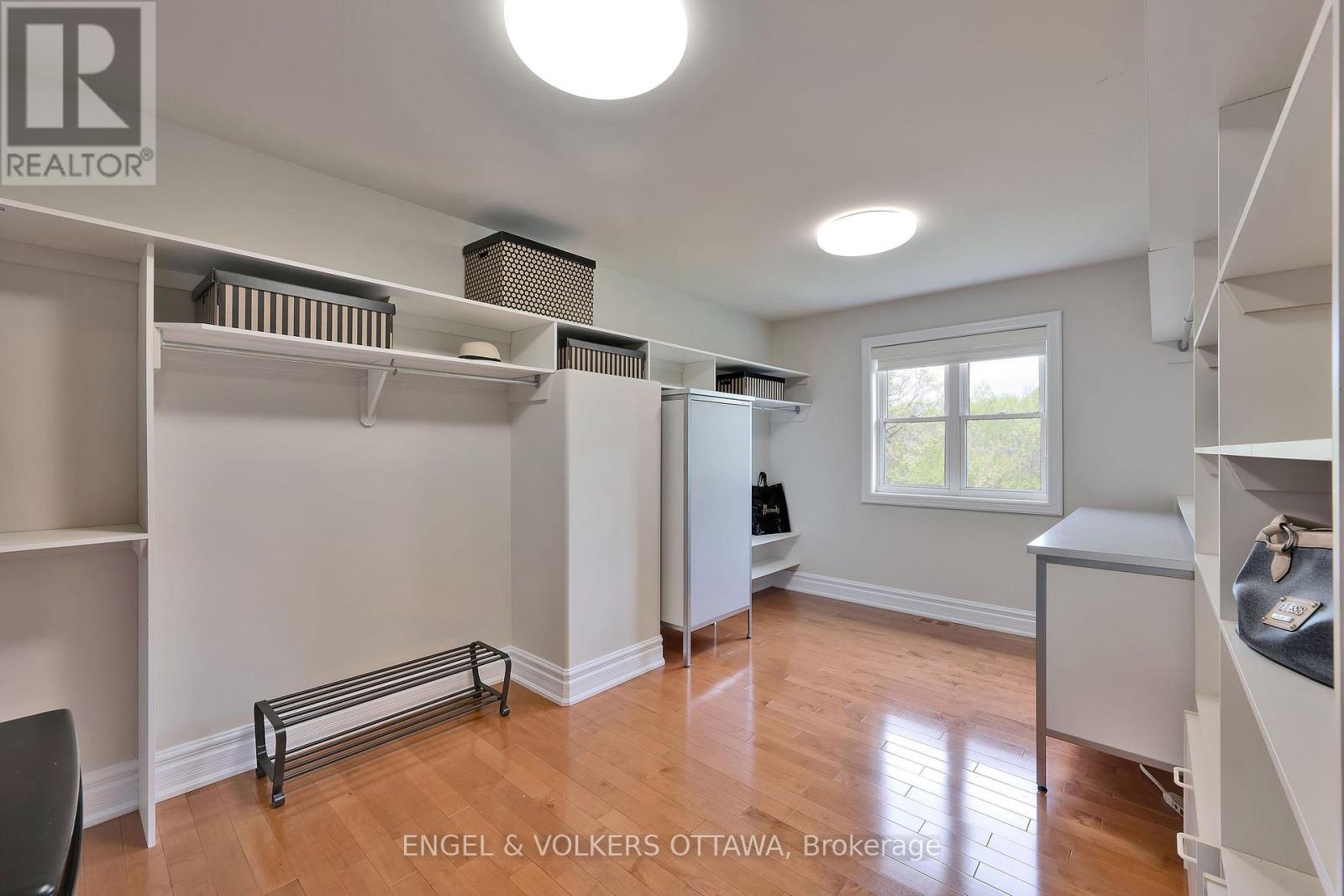 1422 Houston Crescent, Ottawa, Ontario  K2W 1B6 - Photo 41 - X12155813