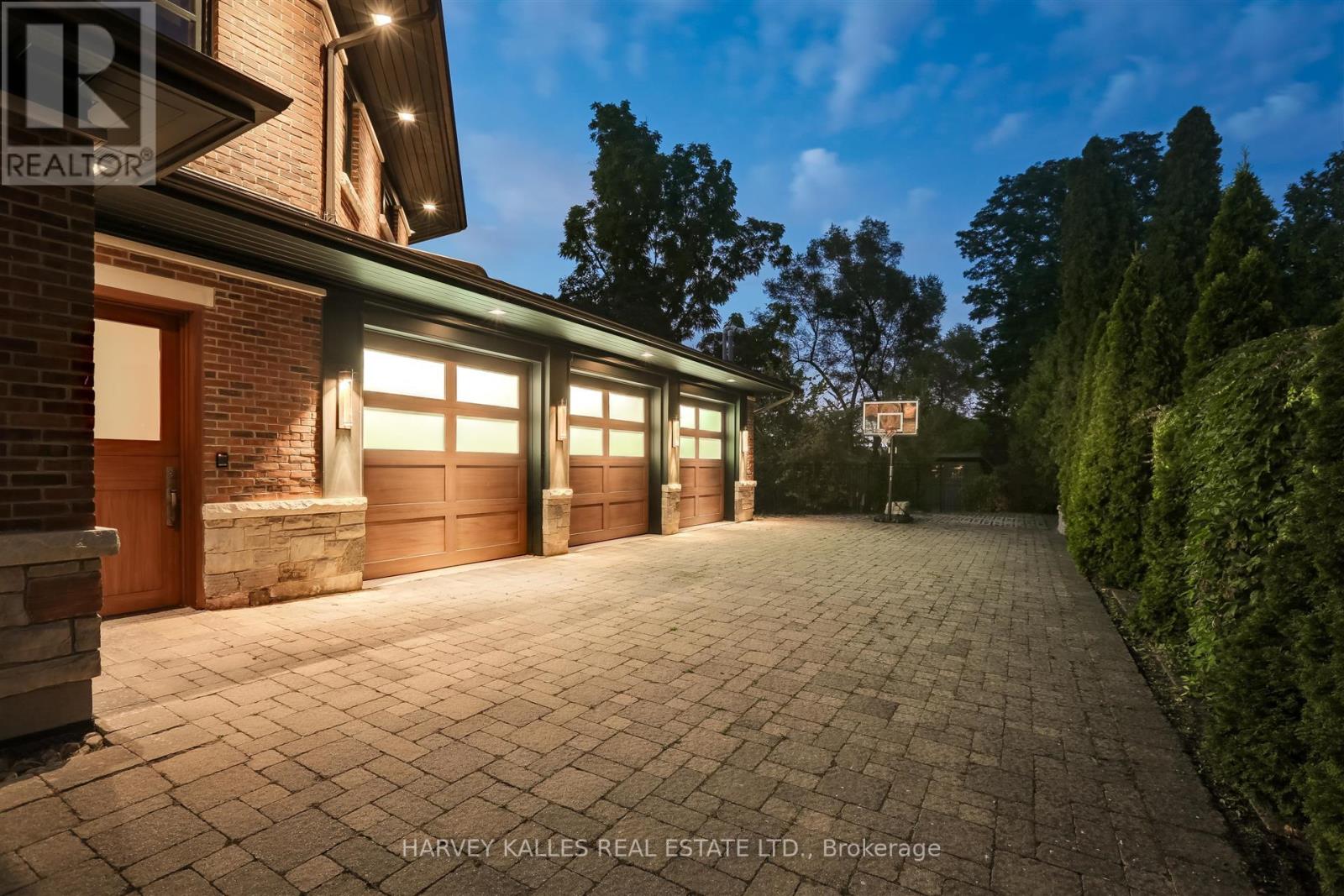 89 Kingsway Crescent, Toronto, Ontario  M8X 2R8 - Photo 33 - W12049040