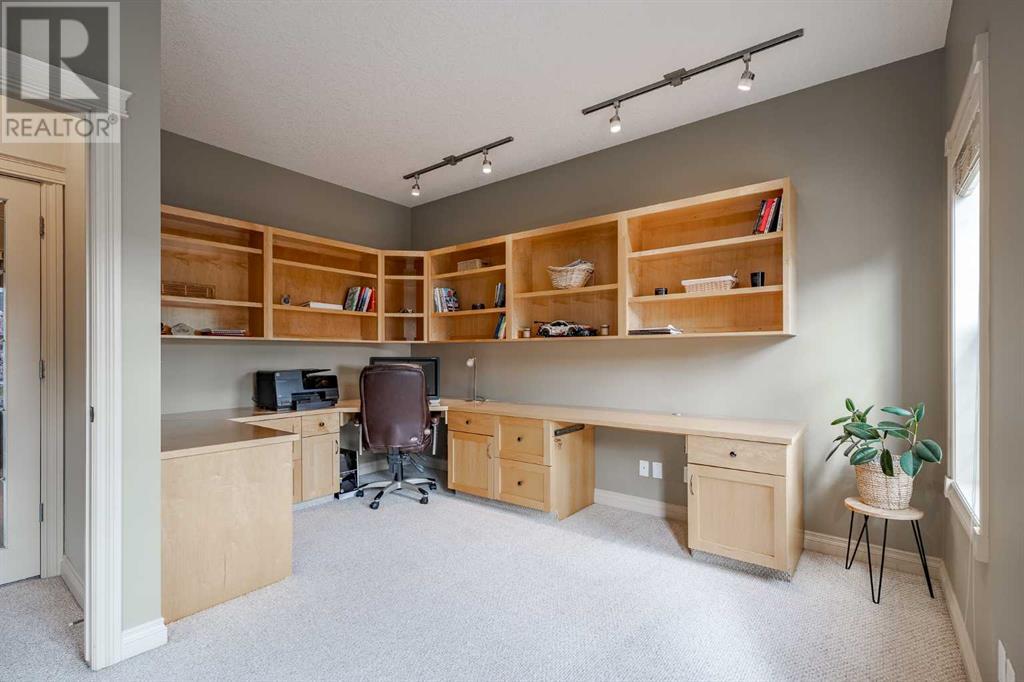 211 Ypres Green Sw, Calgary, Alberta  T2T 6M4 - Photo 27 - A2221793