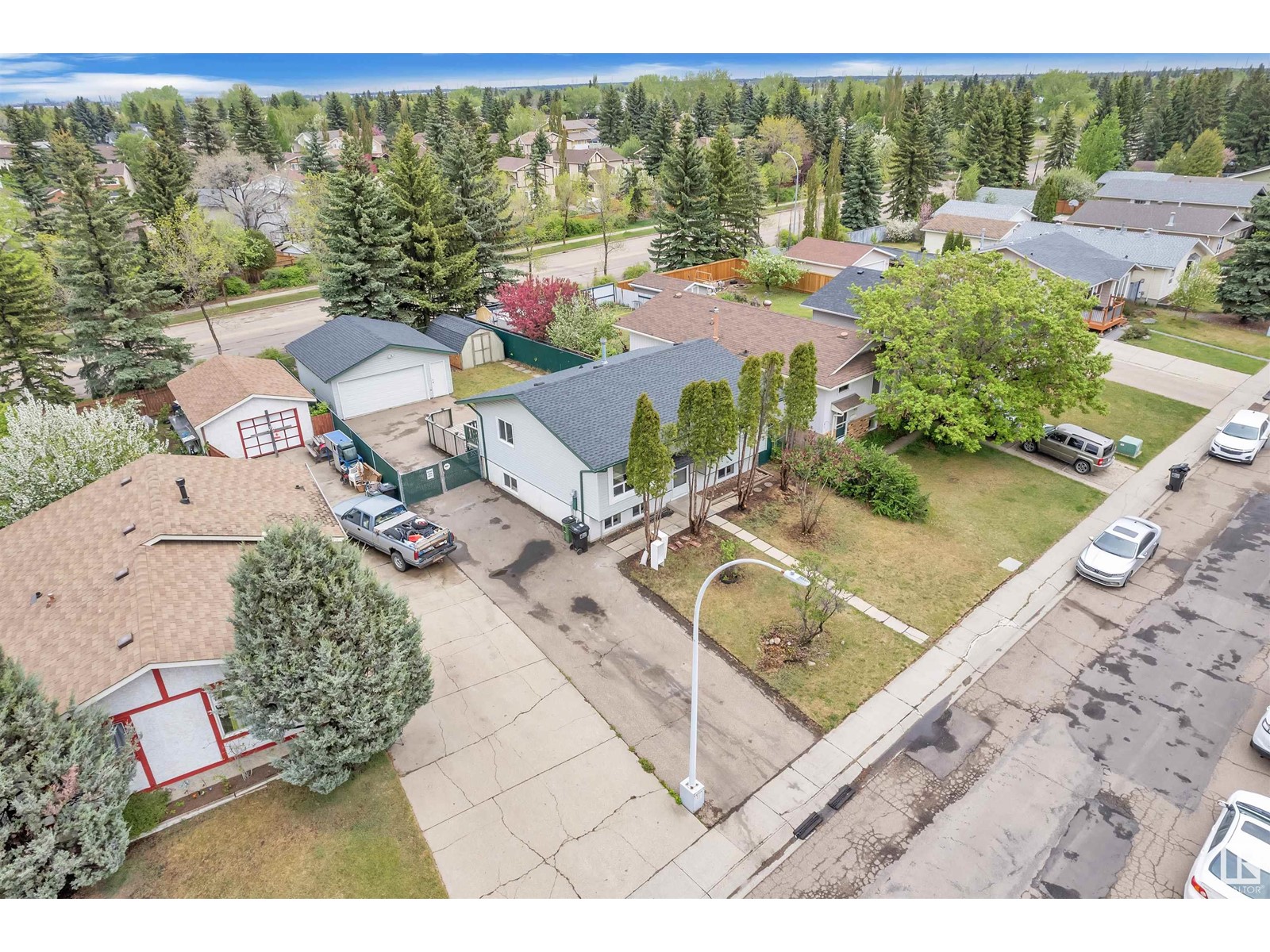 5148 37 Av Nw, Edmonton, Alberta  T6L 1C8 - Photo 2 - E4437082