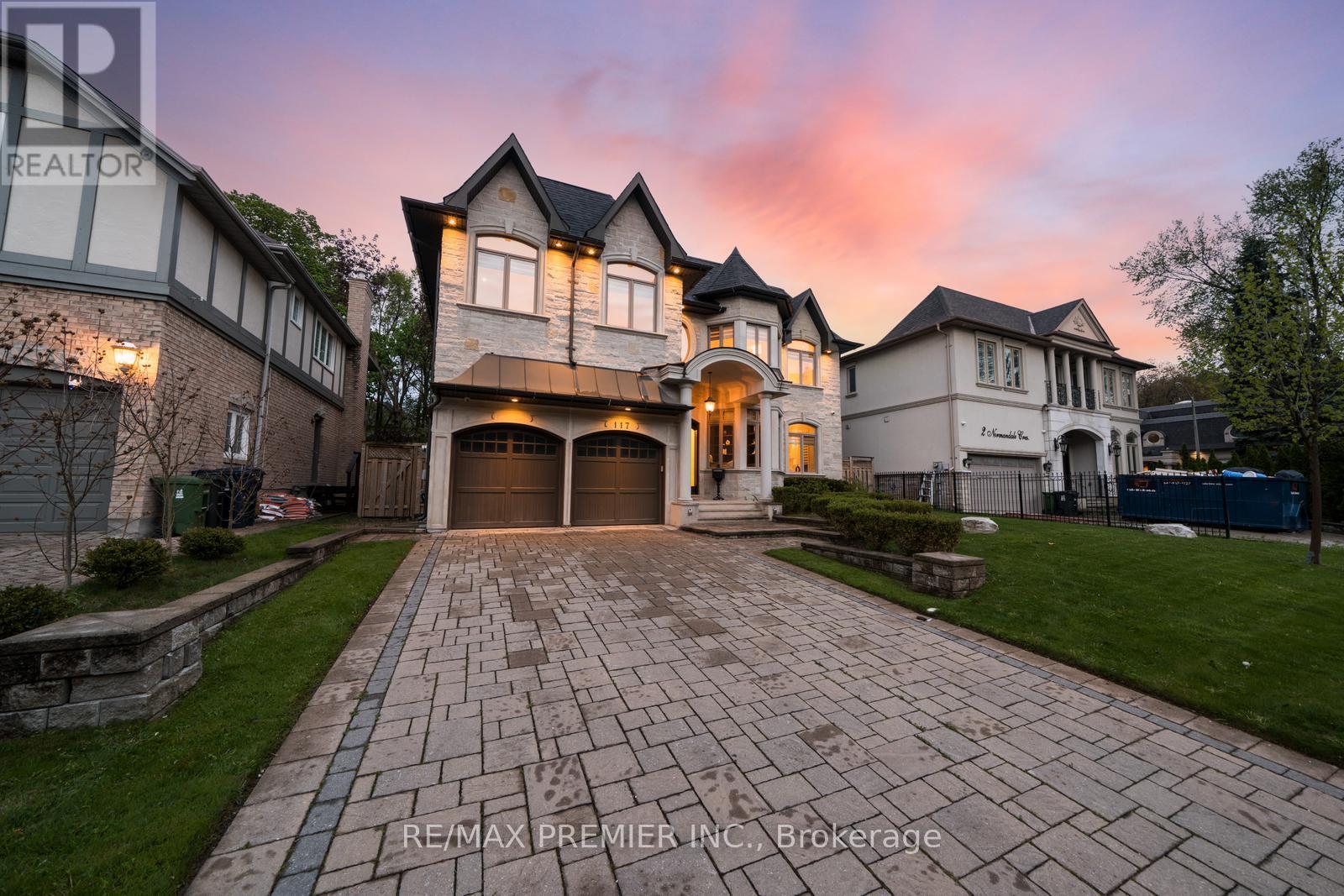 117 Upper Canada Drive, Toronto, Ontario  M2P 1S7 - Photo 3 - C12152634
