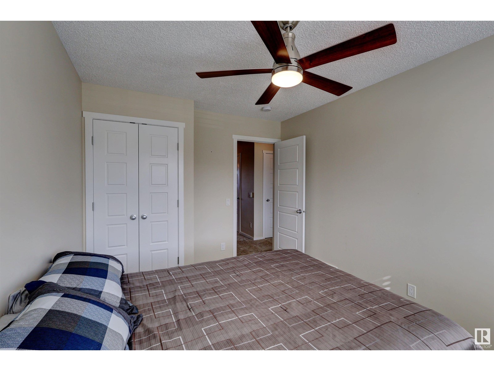 Property at 2546 ORCHARDS WY SW image 2