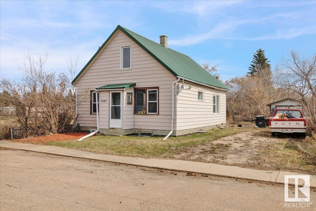 Property at 5143 50 ST image 2