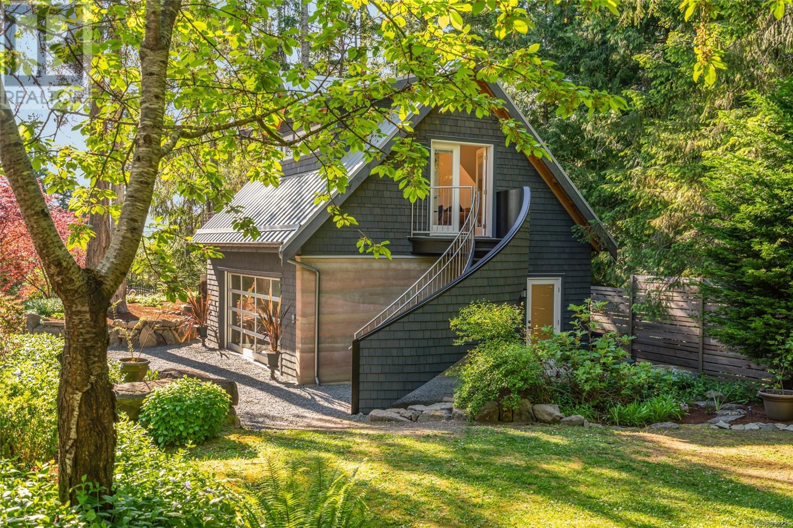 1158 Pat Burns Ave, Gabriola Island, British Columbia  V0R 1X2 - Photo 2 - 999225