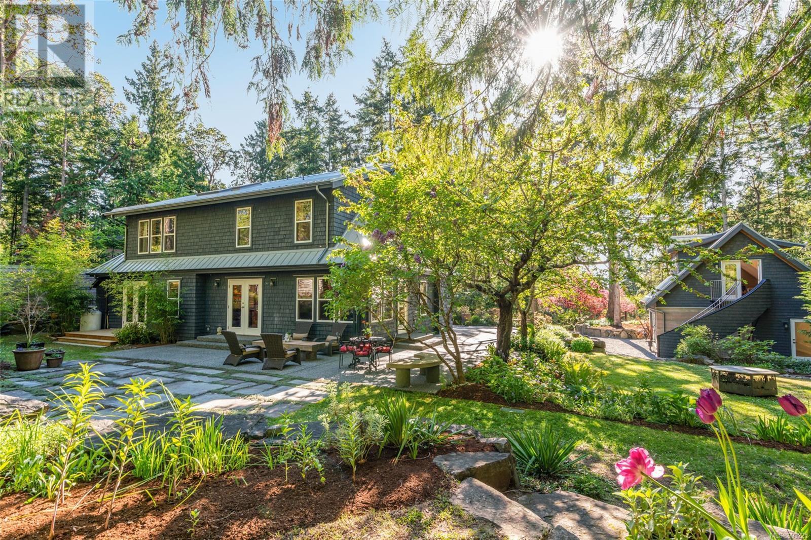 1158 Pat Burns Ave, Gabriola Island, British Columbia  V0R 1X2 - Photo 3 - 999225