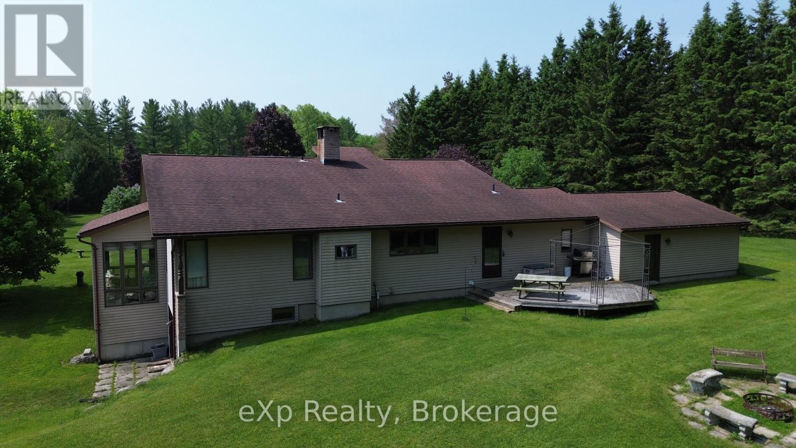 522623 Welbeck Road N, West Grey, Ontario  N0G 1R0 - Photo 6 - X12155773