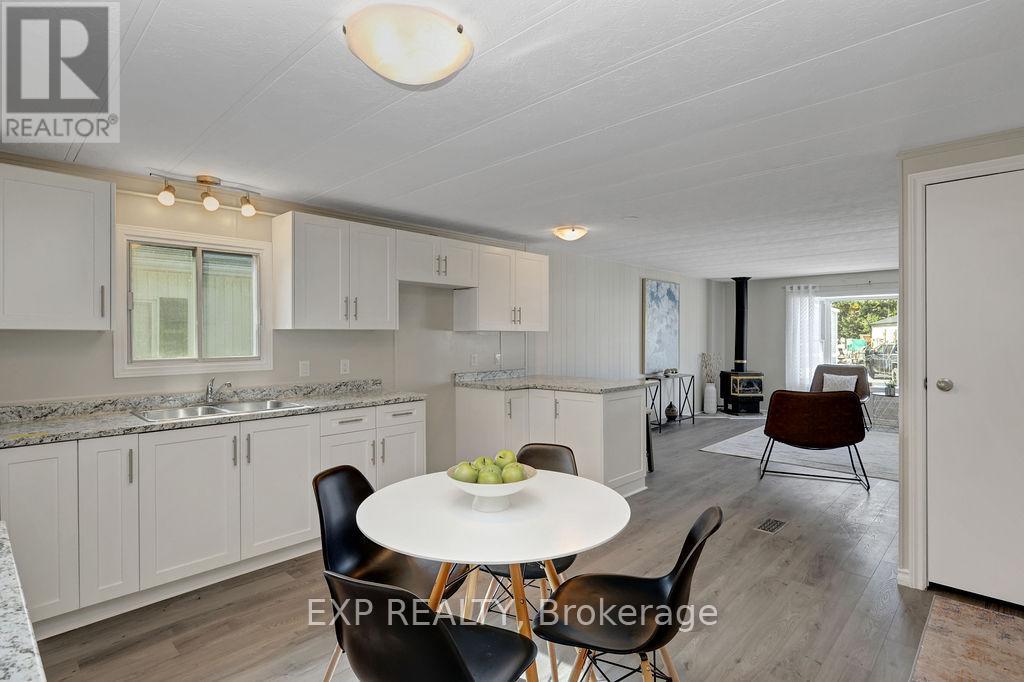 1027 Vista Barrett, Ottawa, Ontario  K4P 1C8 - Photo 11 - X12155820