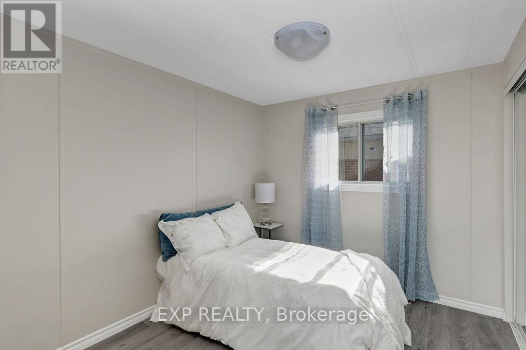 1027 Vista Barrett, Ottawa, Ontario  K4P 1C8 - Photo 16 - X12155820