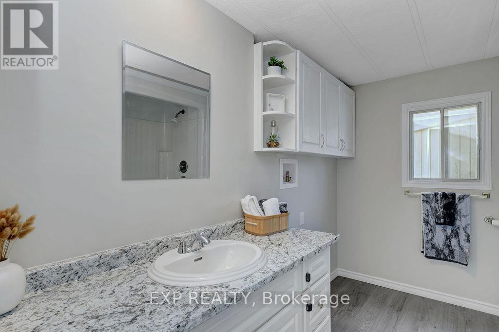 1027 Vista Barrett, Ottawa, Ontario  K4P 1C8 - Photo 18 - X12155820