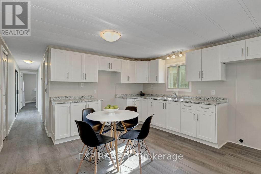 1027 Vista Barrett, Ottawa, Ontario  K4P 1C8 - Photo 4 - X12155820