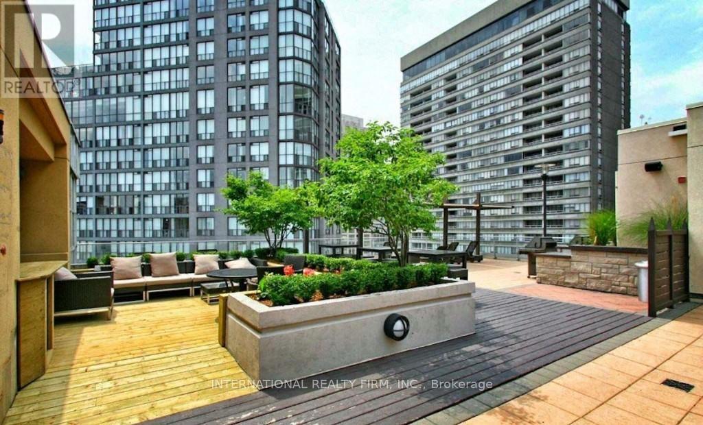 1112 - 11 St Joseph Street, Toronto, Ontario  M4Y 3G4 - Photo 6 - C12155837