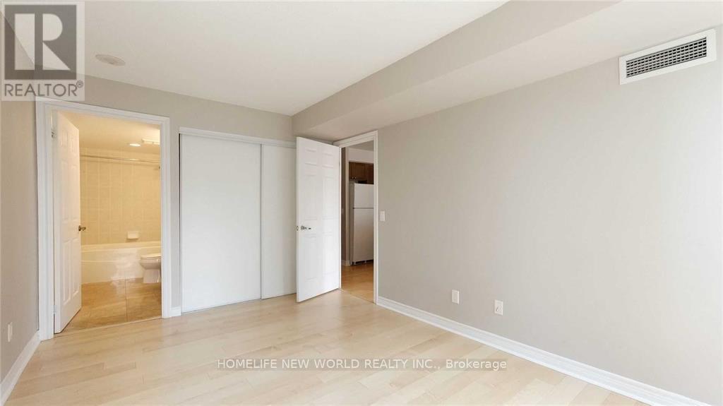 2309 - 763 Bay Street, Toronto, Ontario  M5G 2R3 - Photo 5 - C12155846
