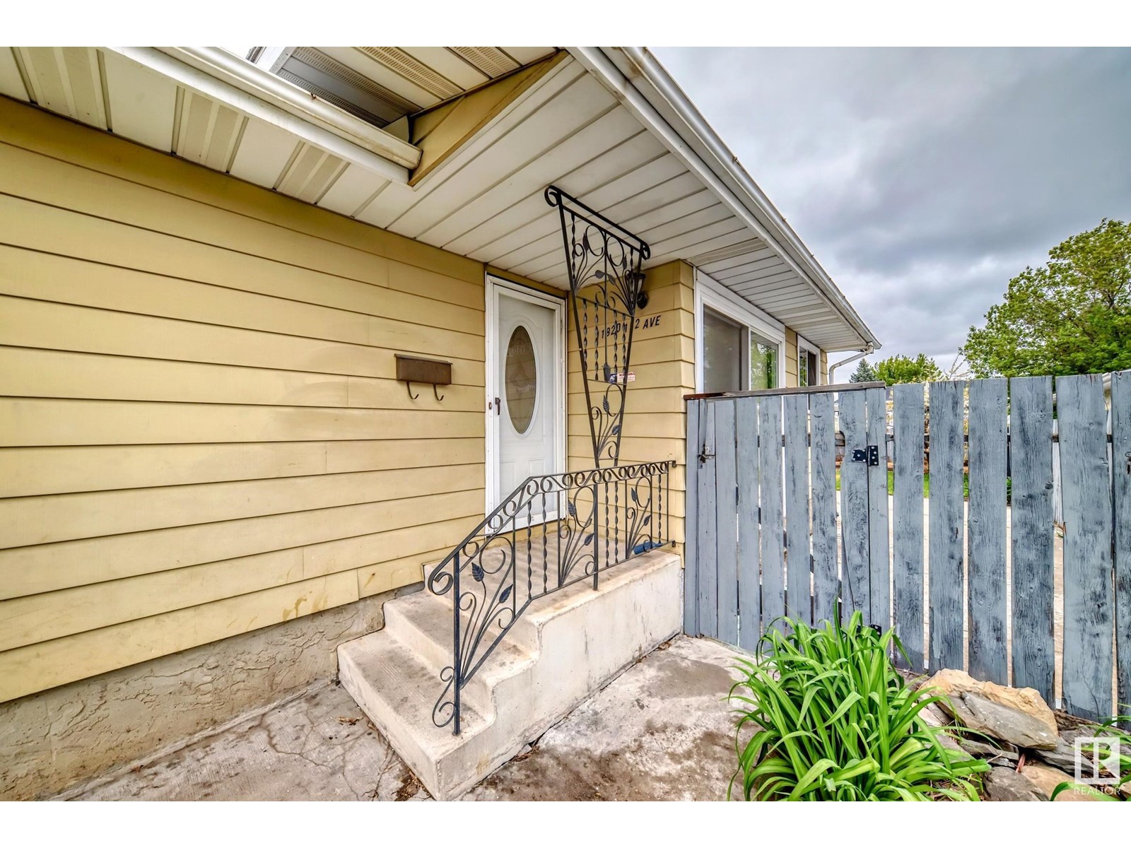 11820 152 AV NW, edmonton, Alberta