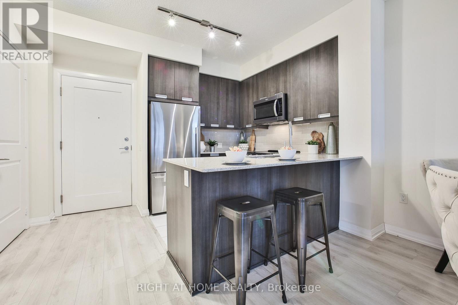 417 - 35 Watergarden Drive, Mississauga, Ontario  L5R 0G8 - Photo 20 - W12155835