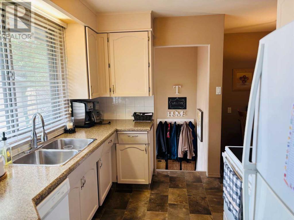 68 Butler Crescent Nw, Calgary, Alberta  T2L 1K3 - Photo 10 - A2220754