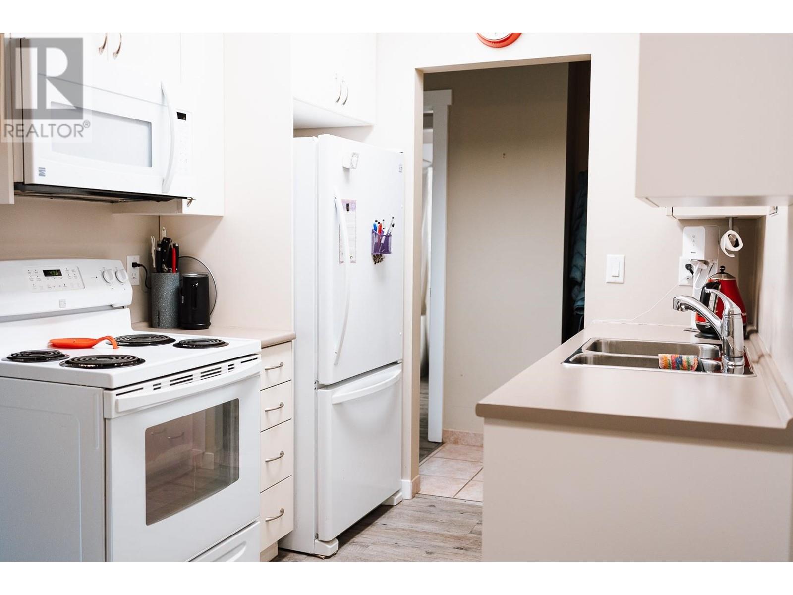 Property at 309 1654 10TH AVENUE image 3