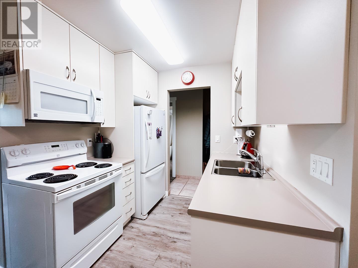 Property at 309 1654 10TH AVENUE image 2