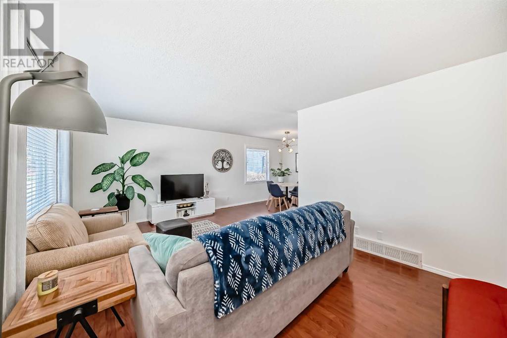 1631 76 Avenue Se, Calgary, Alberta  T2C 1P6 - Photo 6 - A2215412