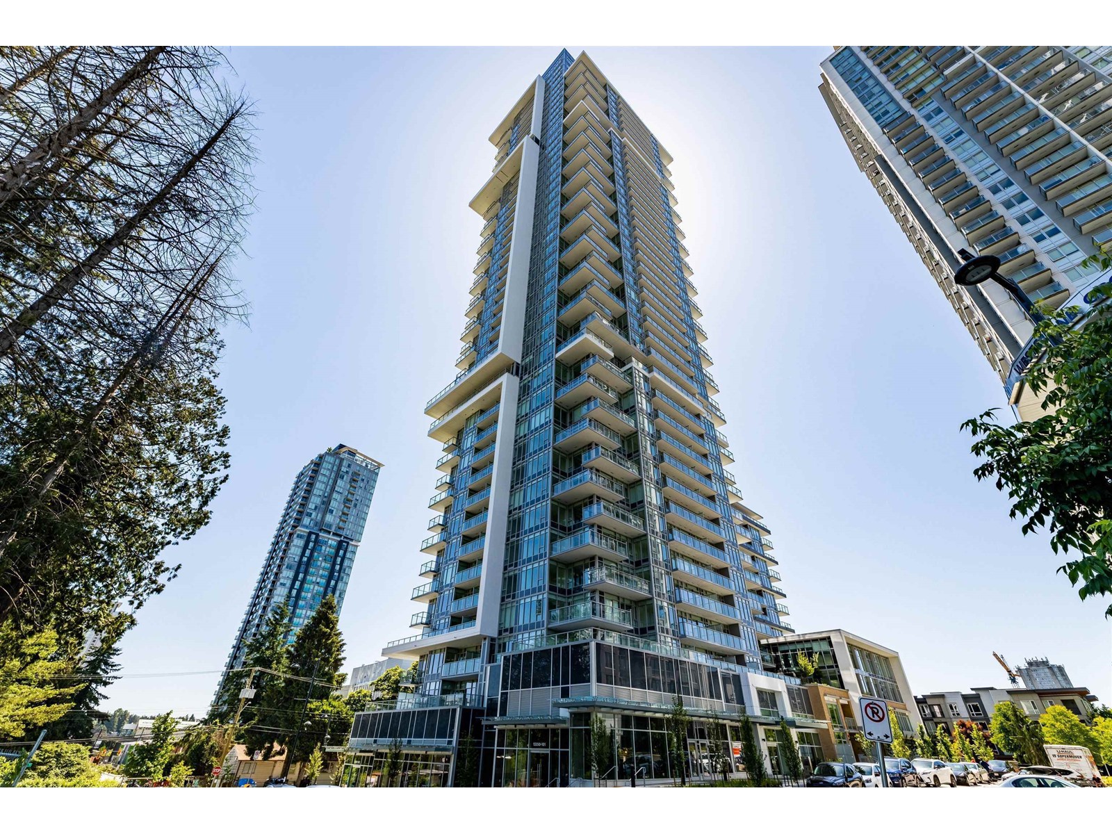818 13350 CENTRAL AVENUE, Surrey, British Columbia