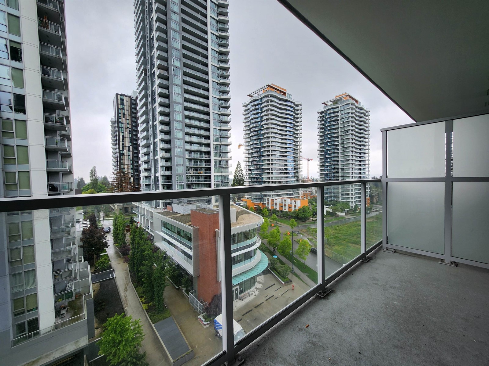 818 13350 Central Avenue, Surrey, British Columbia  V3T 0S1 - Photo 9 - R2995479