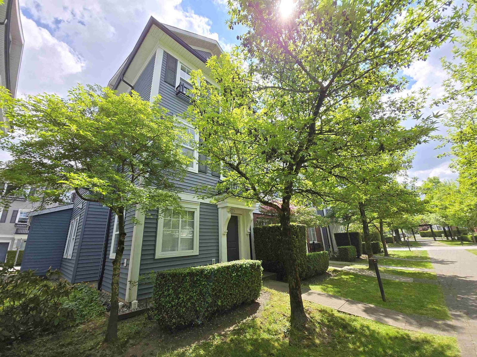 61 18983 72a Avenue, Surrey, British Columbia  V4N 1A5 - Photo 1 - R3003979