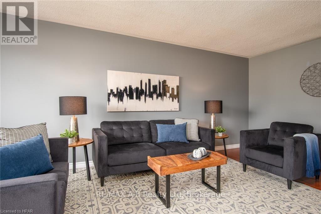 26 Dickens Place, Stratford, Ontario  N5A 7G1 - Photo 13 - X12080962