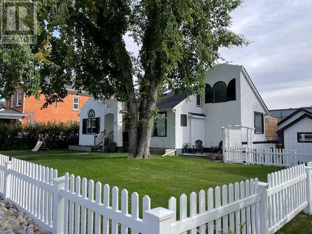 Property at 37 Elma Street W image 1