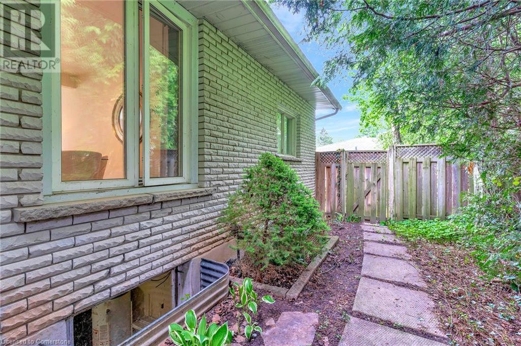 186 Cedarbrae Avenue, Waterloo, Ontario  N2L 4S5 - Photo 31 - 40729830