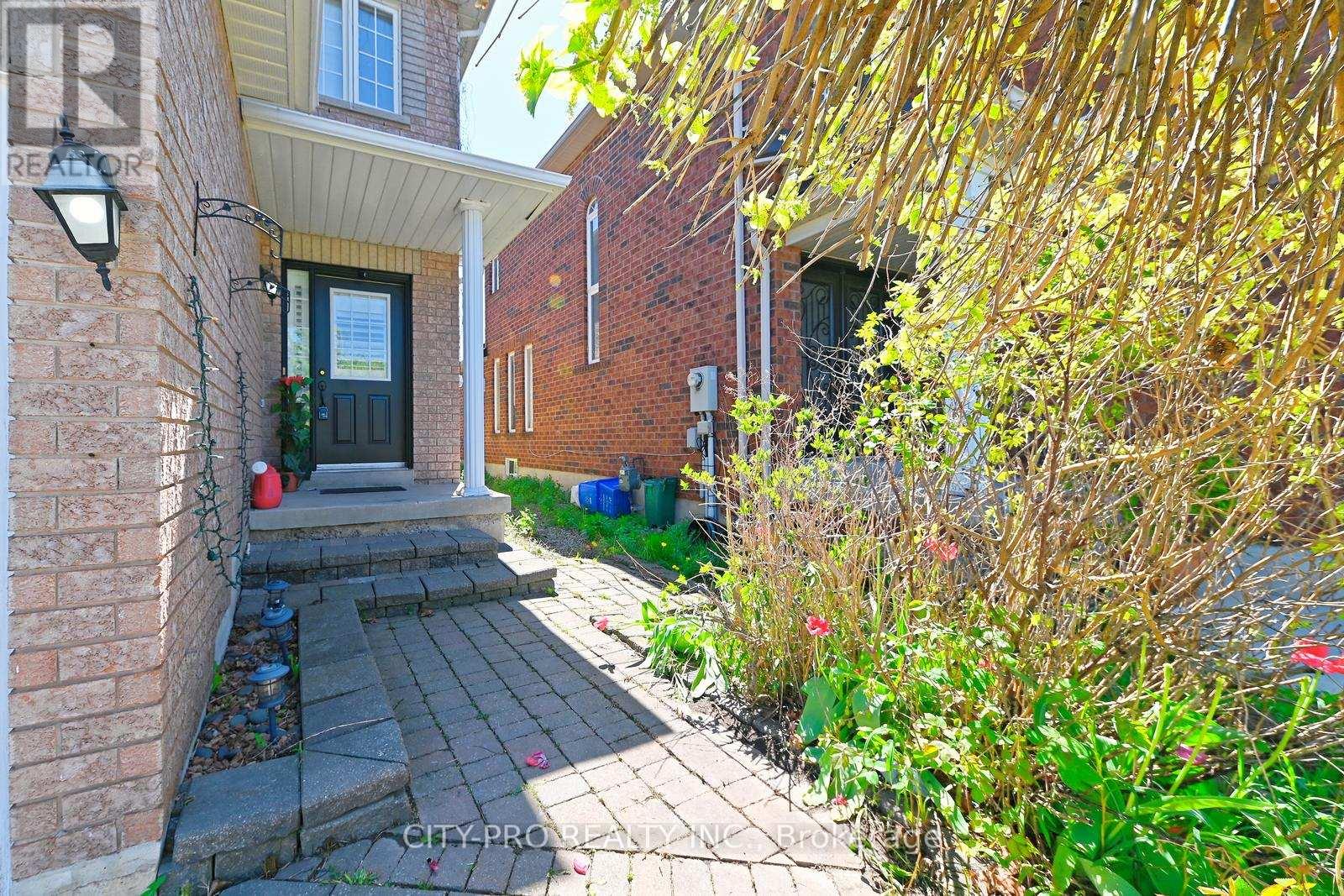 7302 Rosehurst Drive, Mississauga (Lisgar), Ontario  L5N 8H1 - Photo 2 - W12148784