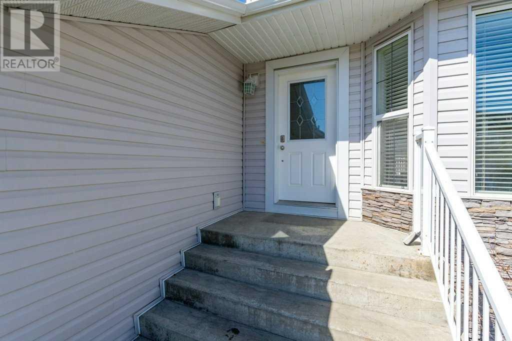 8 Bondar Gate, Carstairs, Alberta  T0M 0N0 - Photo 5 - A2213376