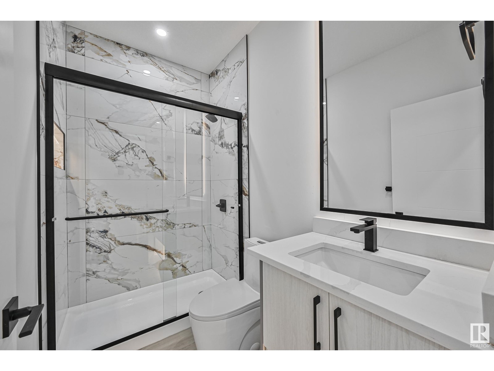 Property at 297 MEADOWVIEW DR image 5