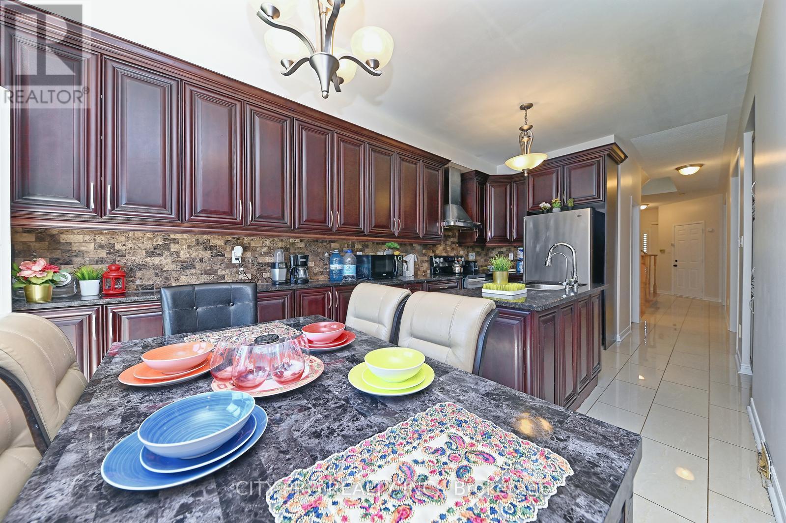 7302 Rosehurst Drive, Mississauga (Lisgar), Ontario  L5N 8H1 - Photo 15 - W12148784