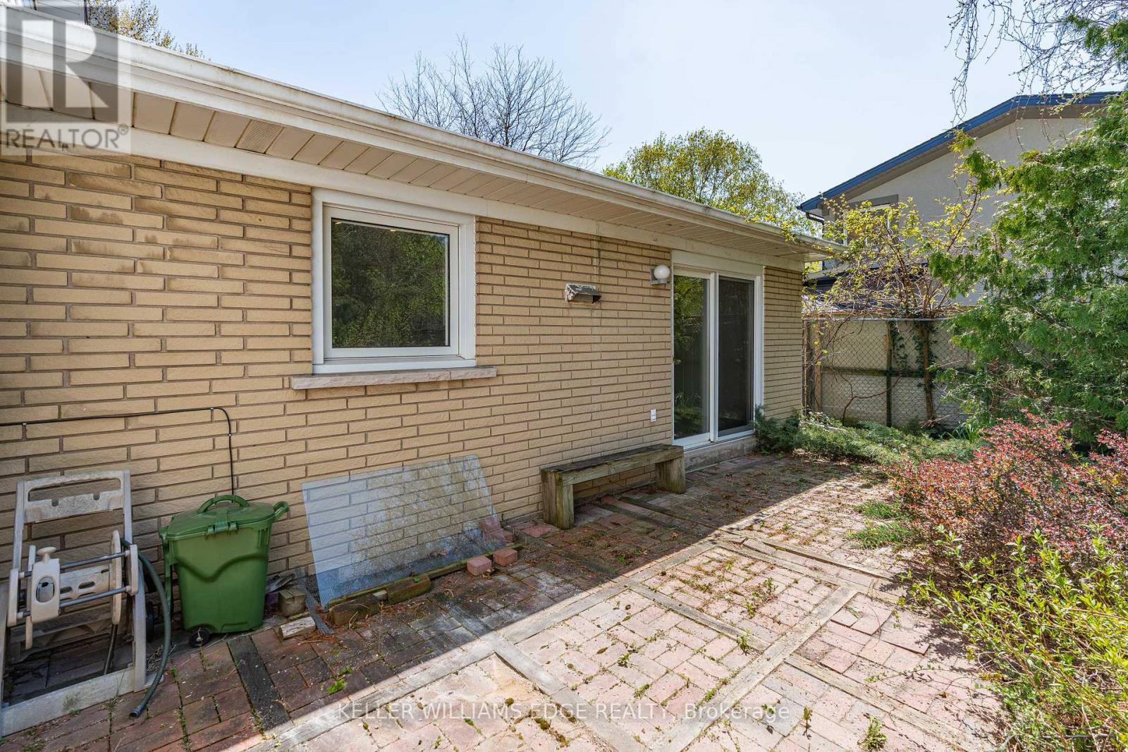 123 Lynn Court, Burlington, Ontario  L7T 1B3 - Photo 36 - W12155162