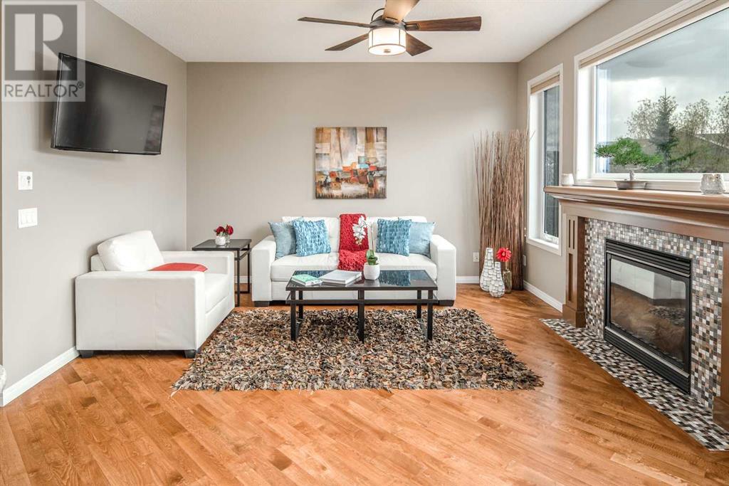 Property at 105 Aspen Stone Road SW image 3