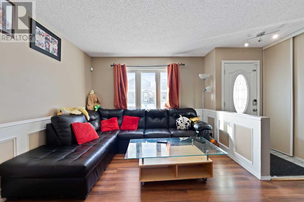 95 Castlegreen Close Ne, Calgary, Alberta  T3J 1Y6 - Photo 7 - A2195573