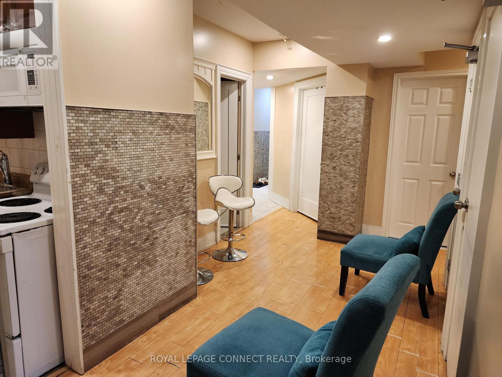 191-3 Millwick Drive, Toronto, Ontario  M9L 2X2 - Photo 9 - W12116035