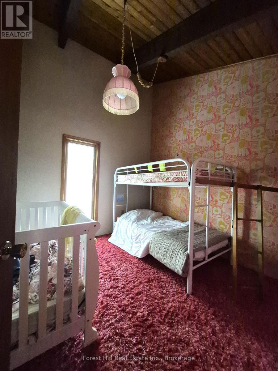 160 West Point Sands Road, Huntsville, Ontario  P1H 2J3 - Photo 13 - X12155889