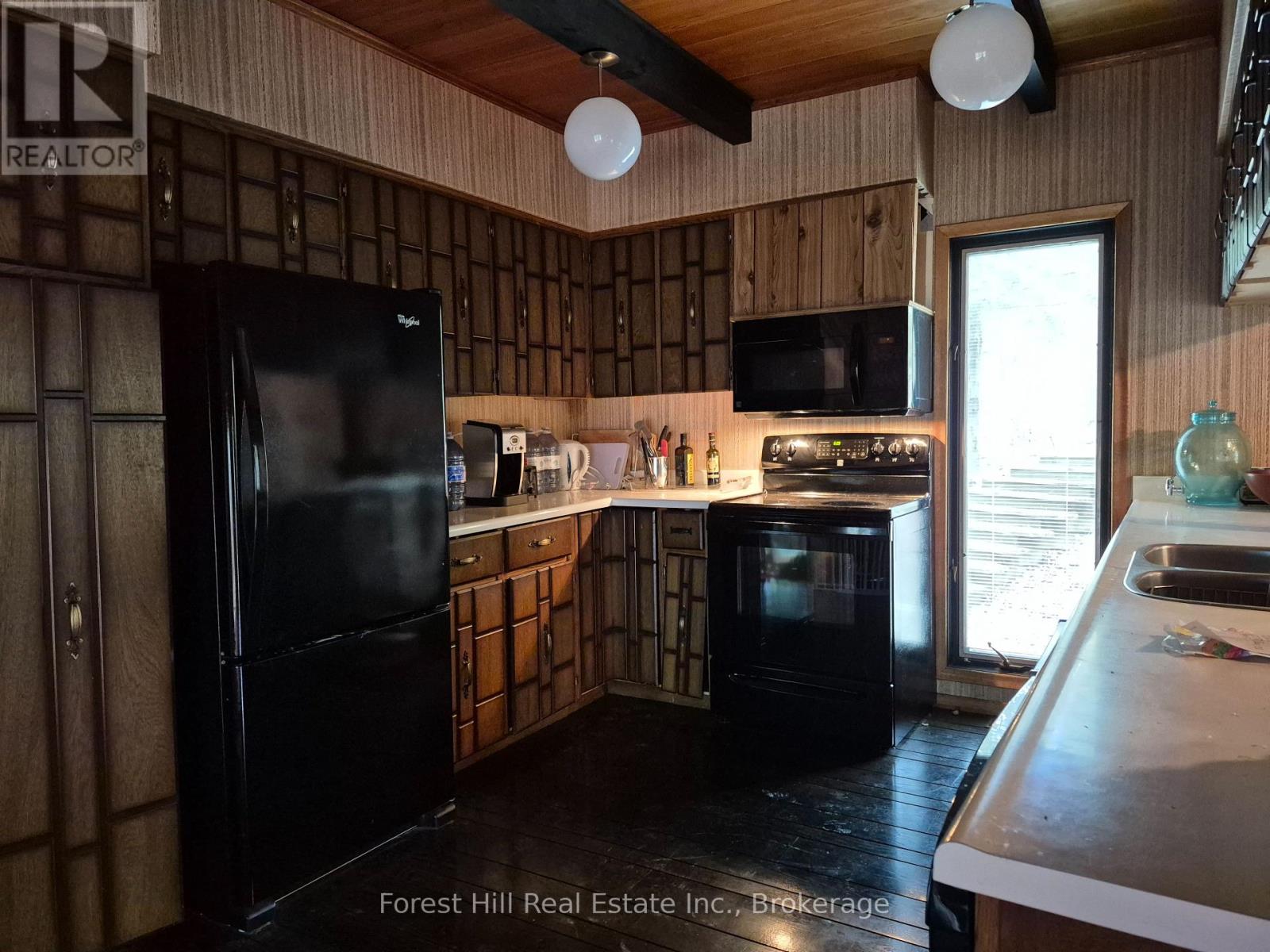 160 West Point Sands Road, Huntsville, Ontario  P1H 2J3 - Photo 8 - X12155889
